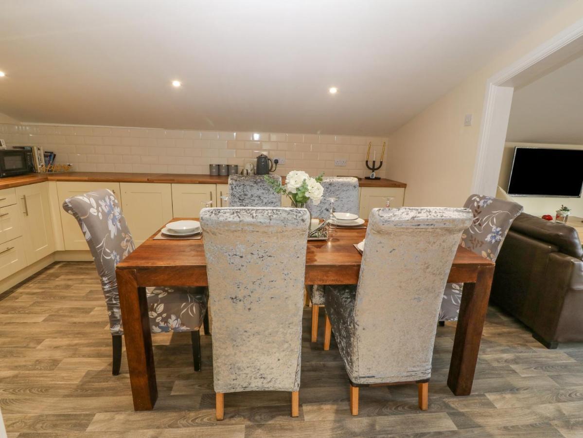The Apartment At Plas Yr Eithin Amlwch Bagian luar foto